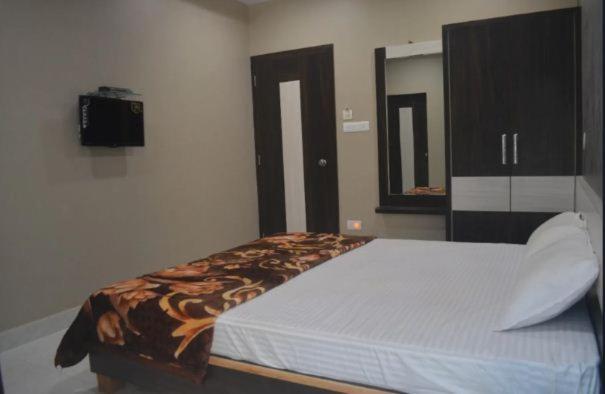 Premium Hotel Near Nagoa Beach Diu Exterior foto